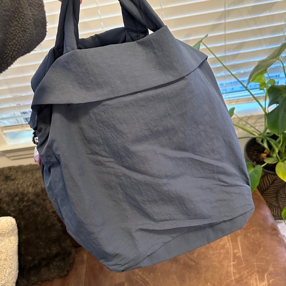 Lululemon bag - Picture 2 of 6